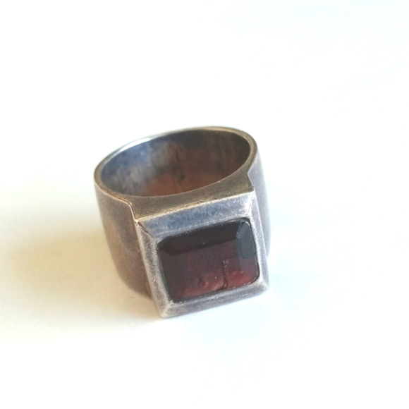 Vintage 925 Sterling Silver Ring w Faceted Garnet Gemstone - Picture 4 of 12